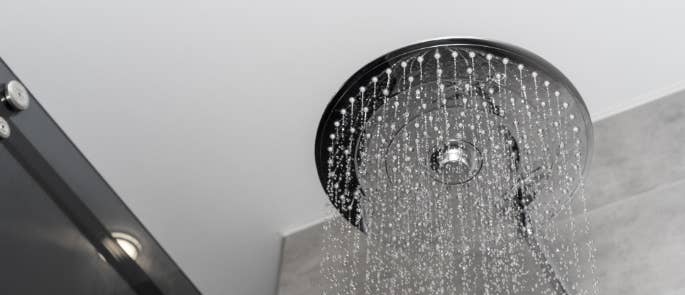 shower head with running water